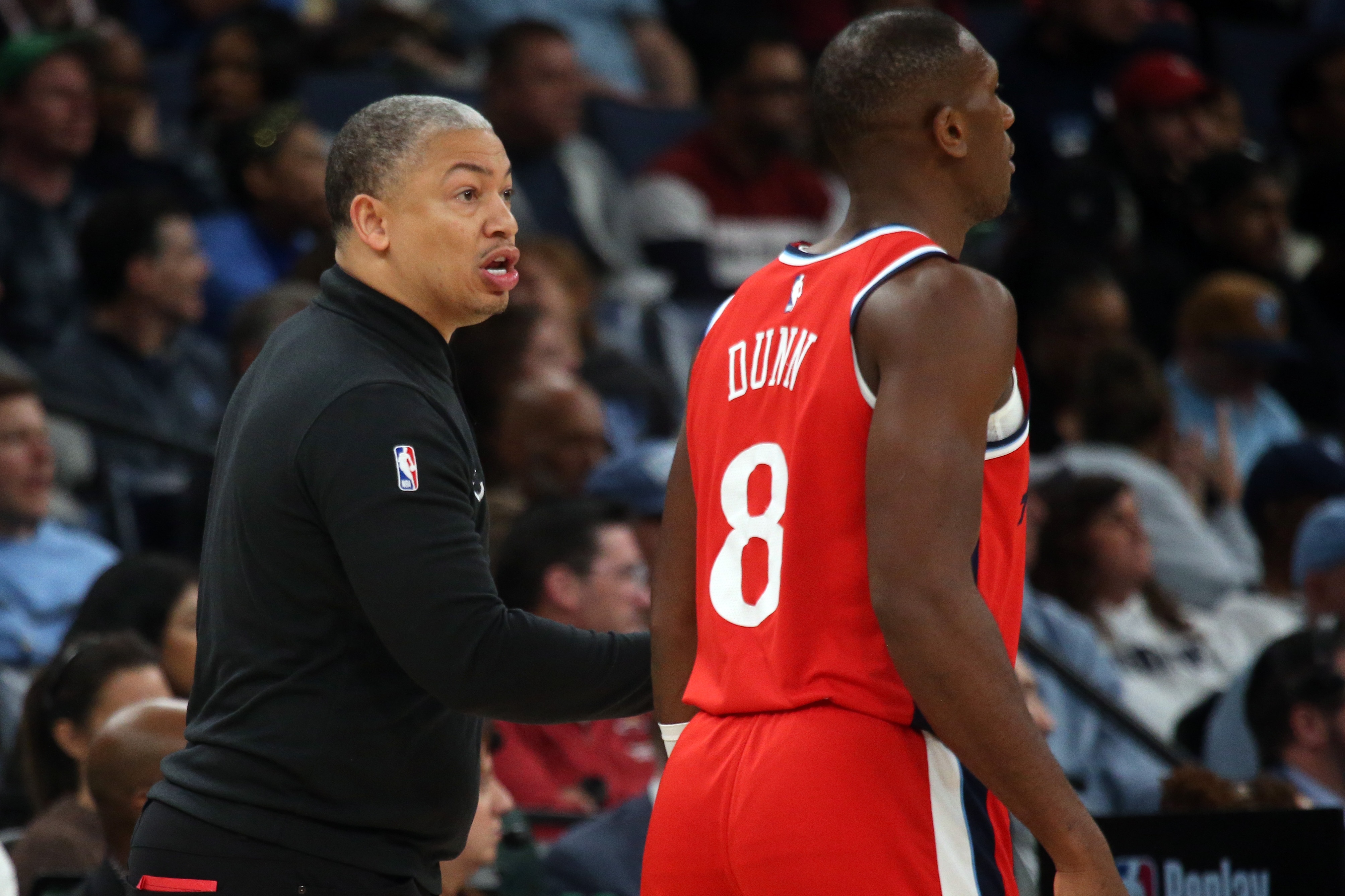 s15外围-快船27-11期间战胜的强队：湖人/火箭/森林狼/活塞各2次 尼/掘1次