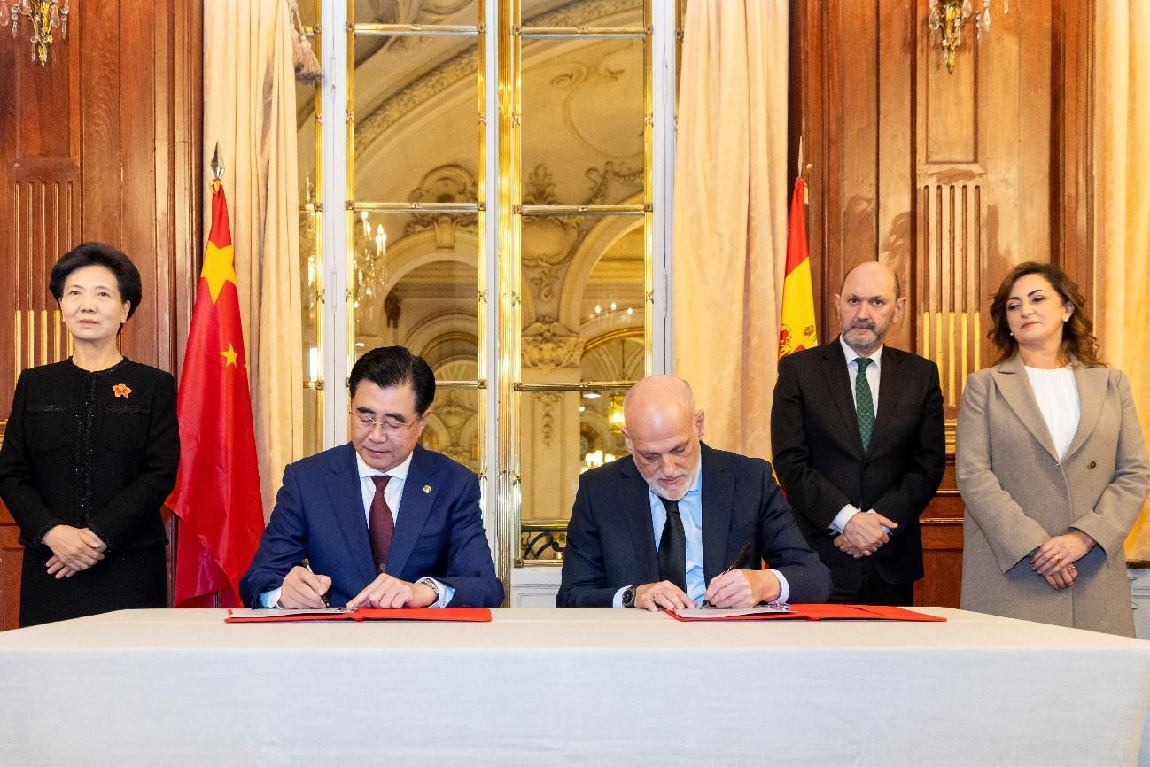 s15竞猜-西甲联盟与中国足协签署战略合作协议，重点聚焦三大方向