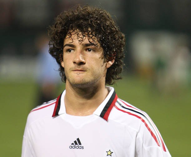 英雄联盟下注-米兰老照片回顾帕托职业生涯|AC米兰|吉列尔梅-帕托|阿迪达斯|ac米兰_新浪体育_新浪新闻